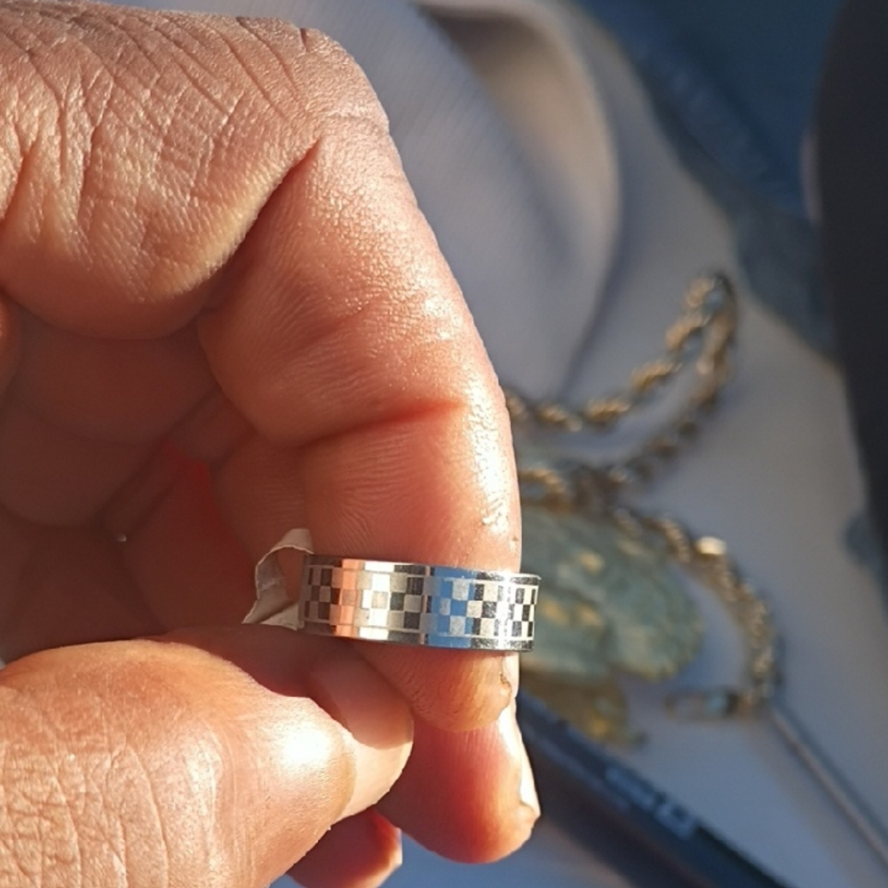 Elegant Silver Checkered Ring